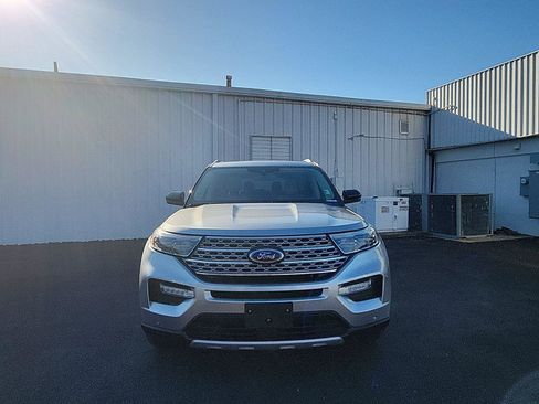 Used 2021 Ford Explorer Limited w/ Equipment Group 301A image 8