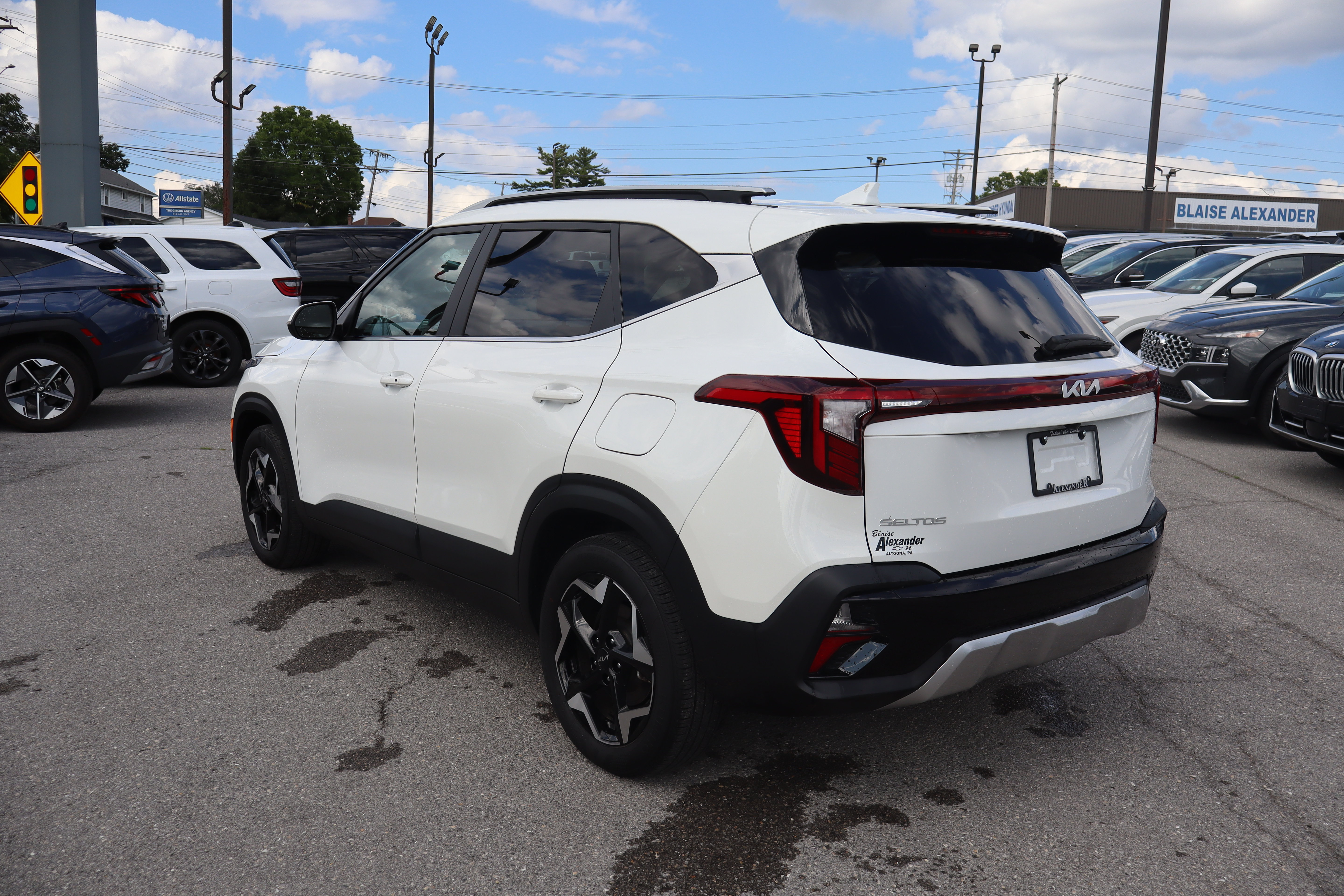 Used 2024 Kia Seltos EX AWD/4WD image 6
