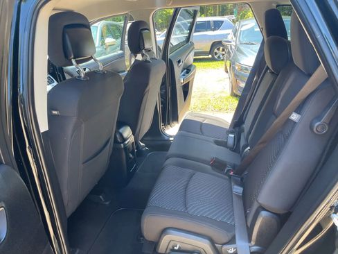 Used 2017 Dodge Journey SE w/ Flexible Seating Group image 26