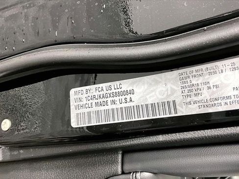 New 2025 Jeep Grand Cherokee L Altitude image 9