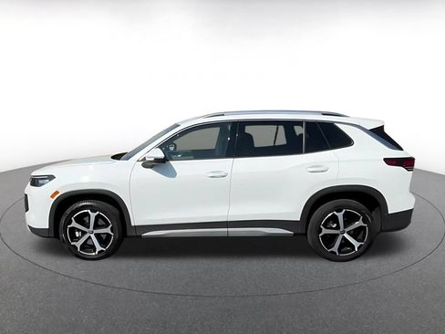 Used 2026 Volkswagen Tiguan SE AWD/4WD image 8