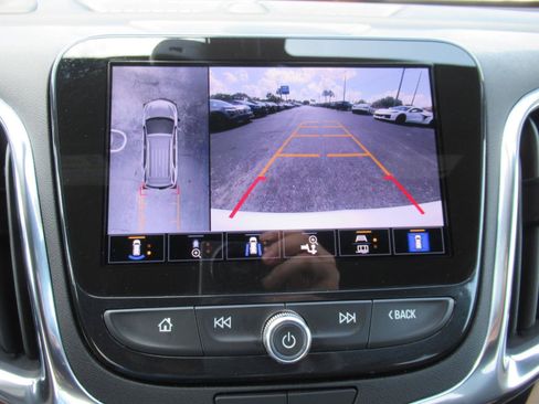 Used 2024 Chevrolet Equinox Premier FWD image 30
