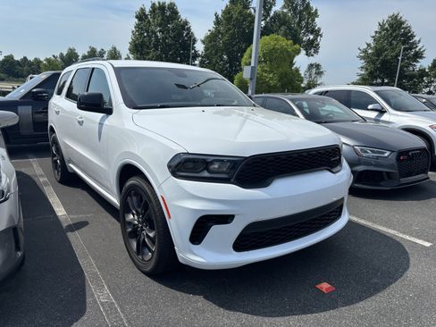 Used 2025 Dodge Durango GT w/ Blacktop Package RWD image 2