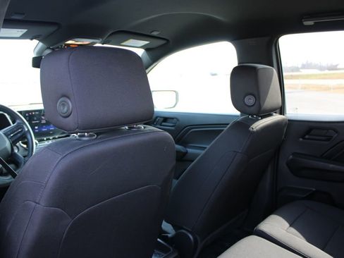 Used 2024 Chevrolet Colorado W/T image 24