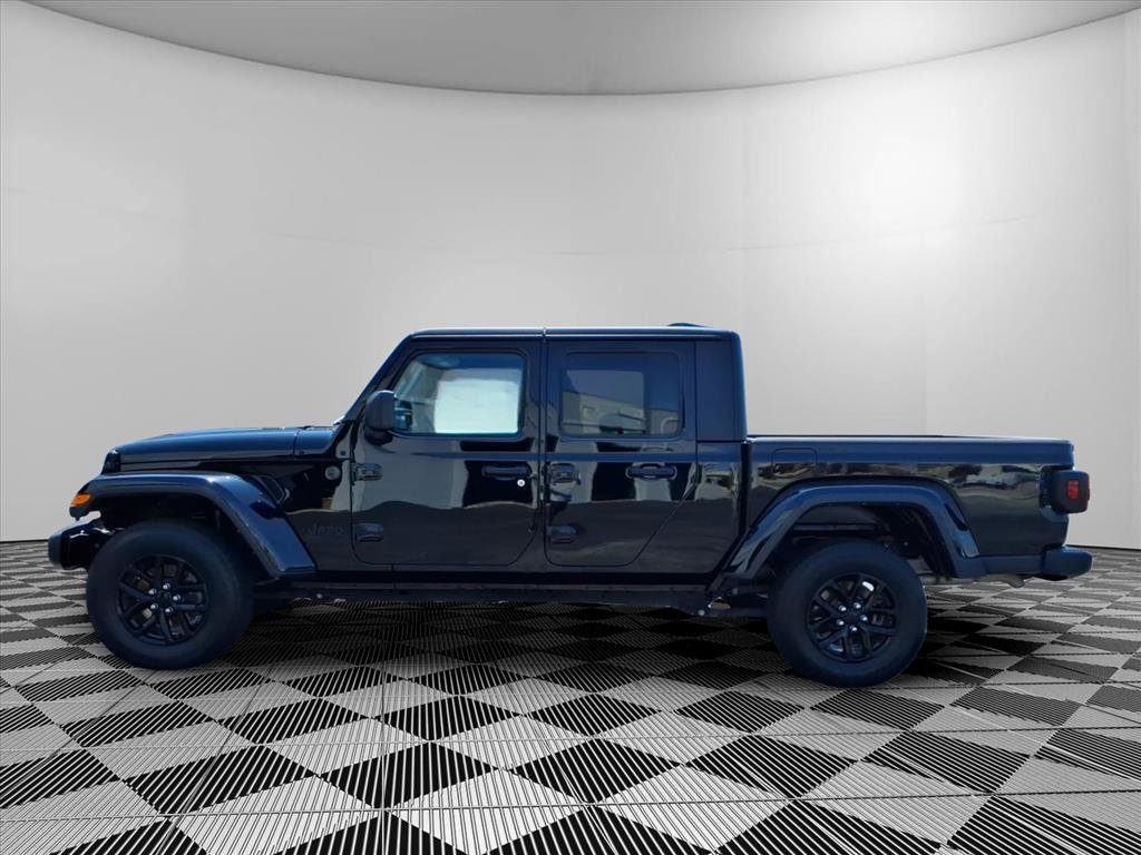 Certified 2023 Jeep Gladiator Sport AWD/4WD image 24