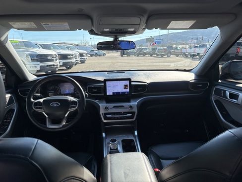 Used 2023 Ford Explorer XLT w/ Equipment Group 202A image 25