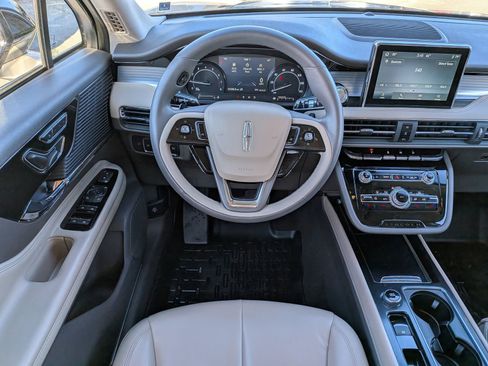 Used 2022 Lincoln Corsair FWD image 19