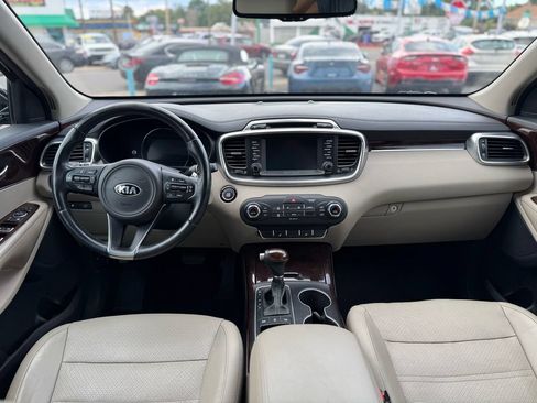 Used 2017 Kia Sorento EX AWD/4WD image 13