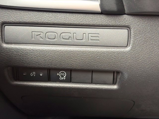Used 2023 Nissan Rogue S FWD image 31