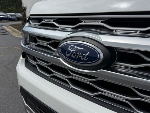 Used 2022 Ford Expedition Platinum AWD/4WD image 2
