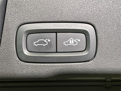 Used 2021 Volvo XC60 T5 Inscription w/ Protection Package Premier image 17