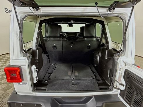 Used 2019 Jeep Wrangler Unlimited Sahara image 26