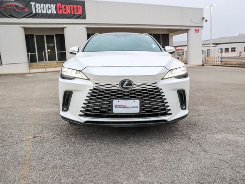 Used 2024 Lexus RX 350 w/ Convenience Package FWD image 3