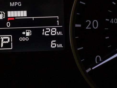 New 2025 Nissan Kicks Play S image 32