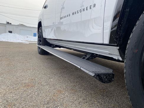 New 2026 Jeep Grand Wagoneer L Limited AWD/4WD image 45