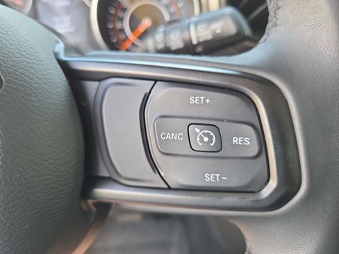 Certified 2018 Jeep Wrangler Unlimited Sport S AWD/4WD image 28