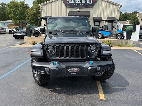 Used 2024 Jeep Wrangler Unlimited w/ Convenience Group AWD/4WD image 8