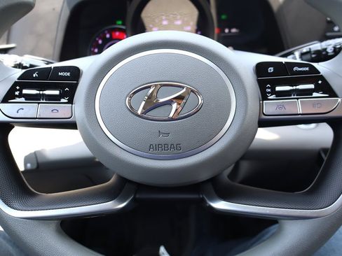 Used 2023 Hyundai Elantra SEL FWD image 36