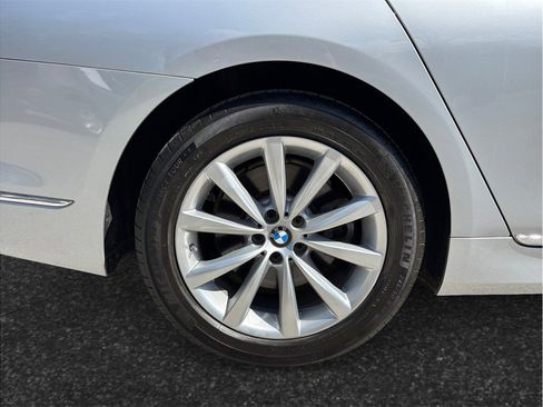 Used 2018 BMW 750i image 15