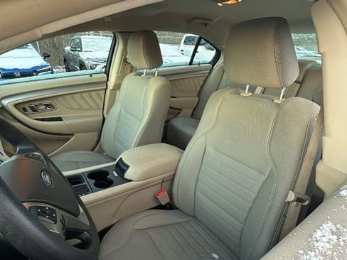 Used 2018 Ford Taurus SE image 26