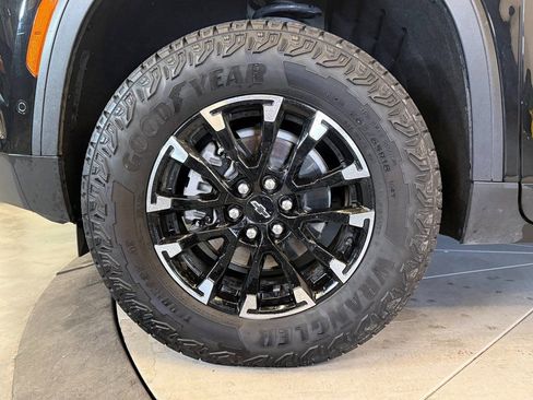 Used 2024 Chevrolet Traverse Z71 w/ Enhanced Driving Package image 25