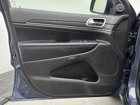 Used 2021 Jeep Grand Cherokee Limited w/ Luxury Group II image 12