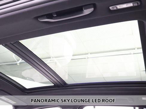 Used 2024 BMW X5 M60i image 4