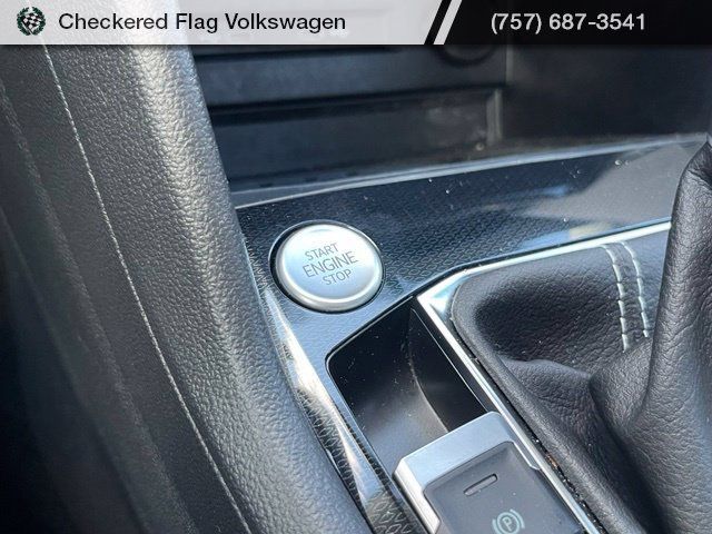 Used 2025 Volkswagen Taos SE FWD image 41