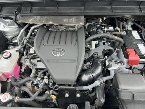 Used 2023 Toyota Highlander XLE AWD/4WD image 36