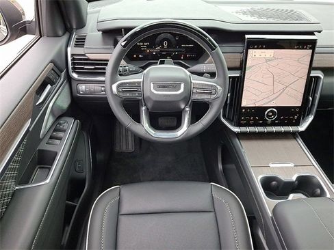 New 2025 GMC Acadia Denali w/ Super Cruise Package image 8