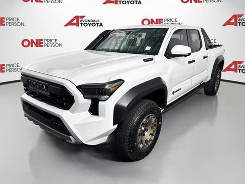 Certified 2025 Toyota Tacoma 4x4 Double Cab Hybrid image 4