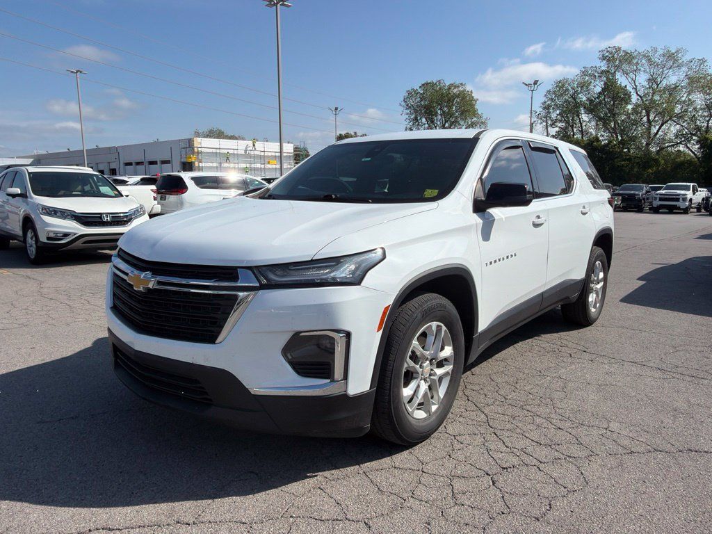 Used 2022 Chevrolet Traverse LS FWD image 4