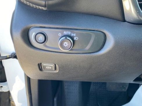 Used 2024 Chevrolet Blazer LT w/ Convenience Package image 16