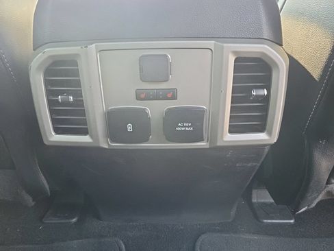 Used 2019 Ford F150 Lariat w/ Equipment Group 502A Luxury AWD/4WD image 33