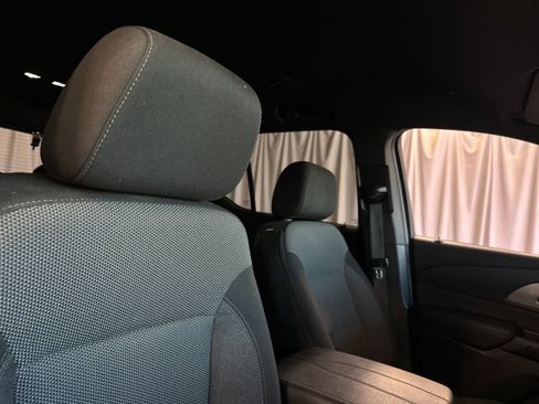 Used 2022 Chevrolet Traverse LT image 19