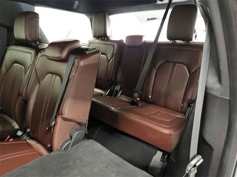 Used 2024 Ford Expedition Limited image 35