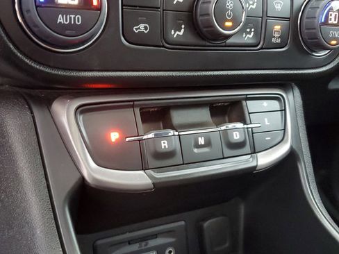 Used 2022 GMC Terrain AT4 w/ Infotainment Package II image 28