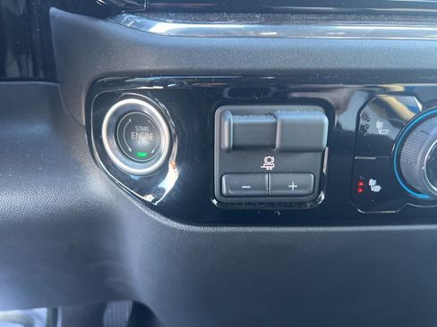 Used 2025 Chevrolet Silverado 1500 LT image 56