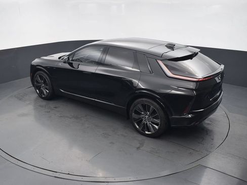 Certified 2024 Cadillac Lyriq Luxury AWD/4WD image 43