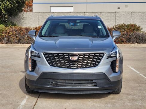 Used 2023 Cadillac XT4 Luxury w/ Cold Weather Package image 2