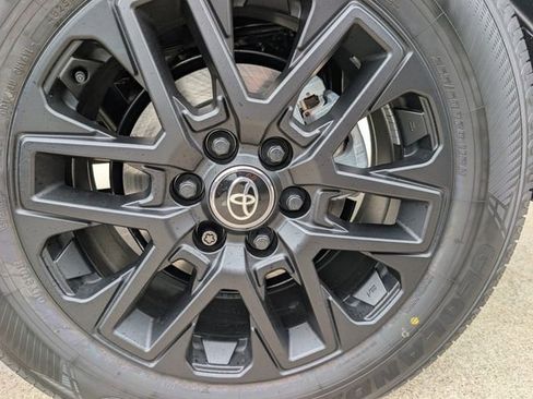 New 2026 Toyota Tundra Limited AWD/4WD image 6