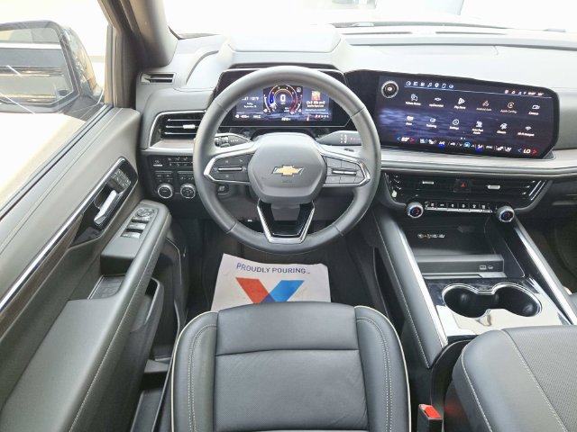 New 2025 Chevrolet Suburban Premier AWD/4WD image 11