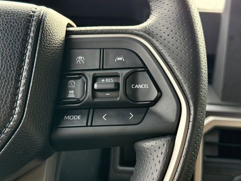Used 2025 Toyota 4Runner SR5 AWD/4WD image 27