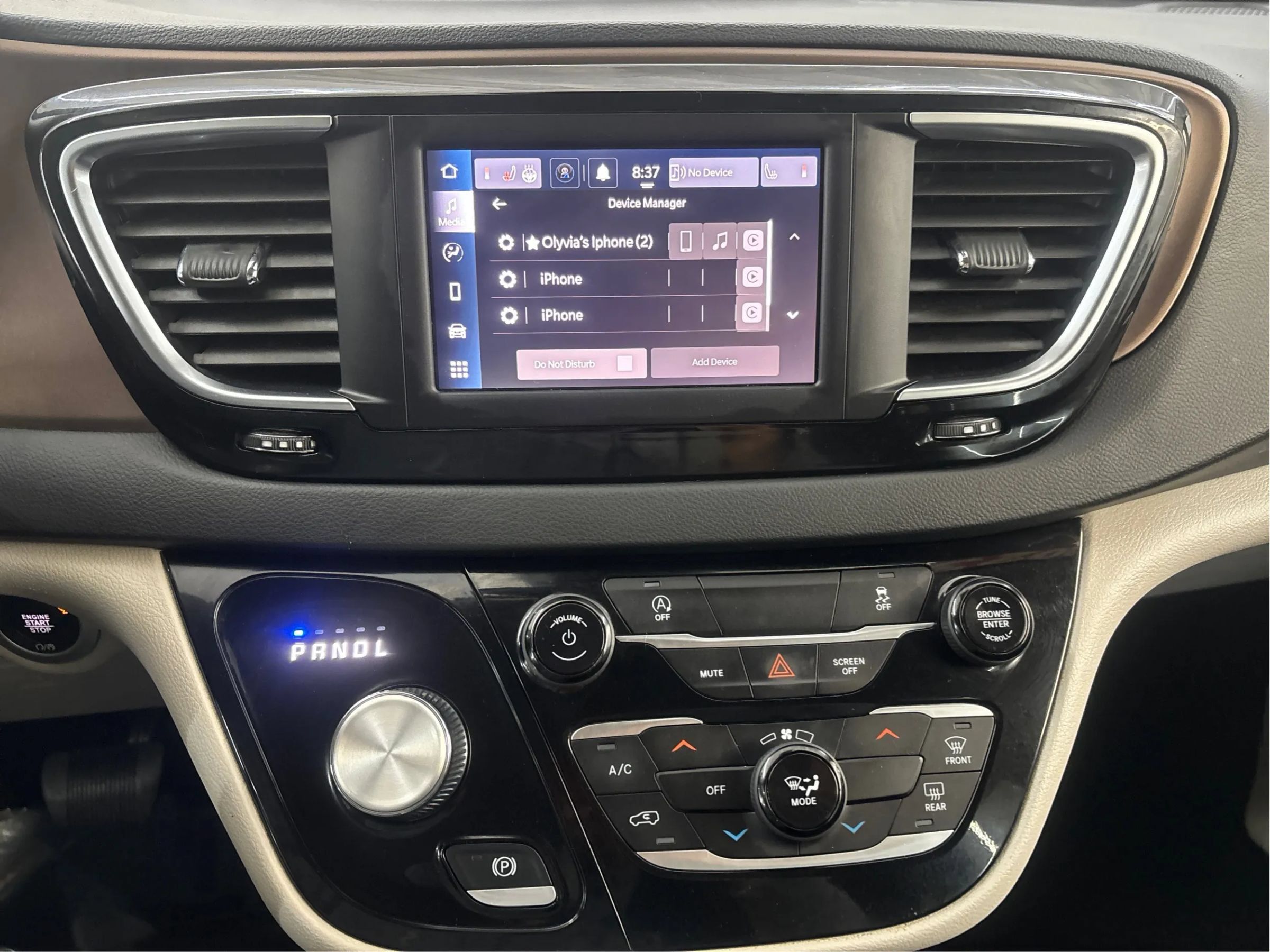 Used 2023 Chrysler Voyager LX FWD image 43