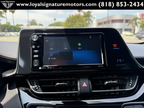 Used 2018 Toyota C-HR XLE FWD image 21