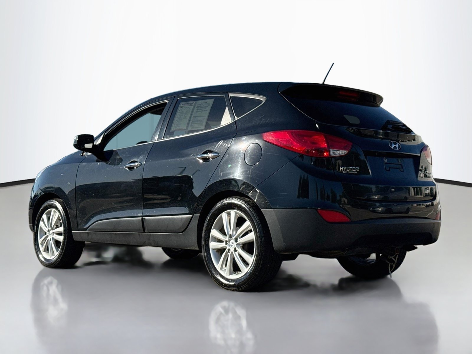 Used 2011 Hyundai Tucson Limited w/ Premium Pkg 3 FWD image 5