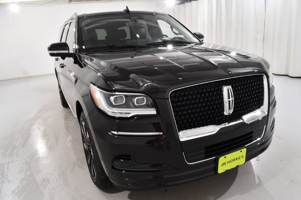 Used 2024 Lincoln Navigator L Reserve AWD/4WD image 4