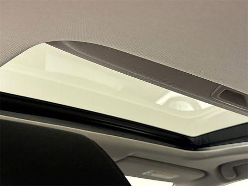 Certified 2025 Honda Accord SE image 12