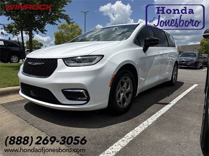 Used 2024 Chrysler Pacifica Limited