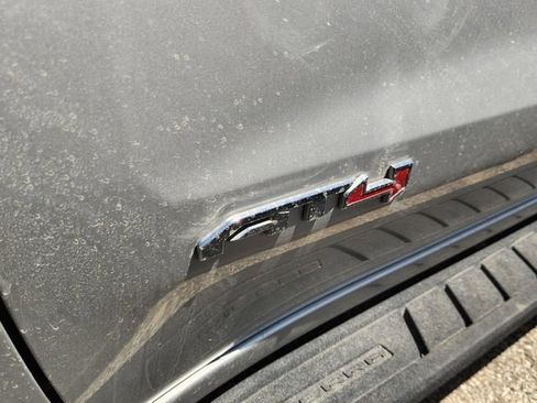 Used 2022 GMC Sierra 1500 AT4 w/ AT4 Premium Package image 8